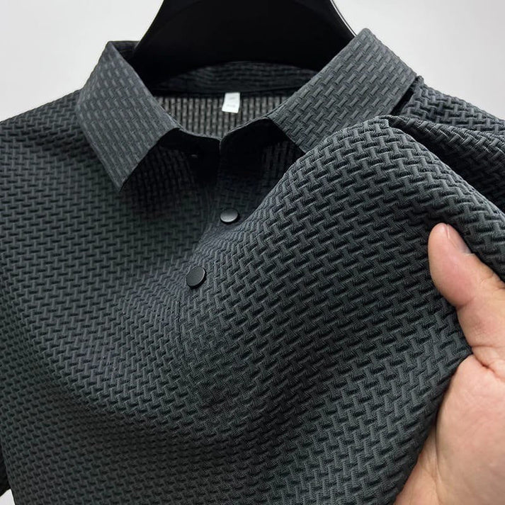 Men's t-shirt with an elegant silk texture
