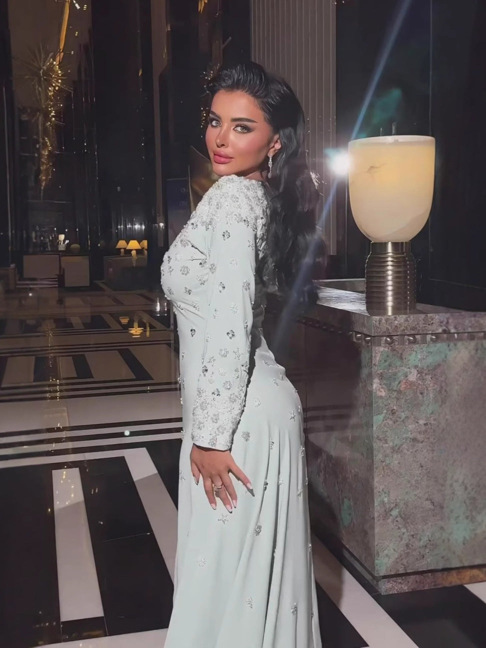 Slit skirt diamond-studded slim dress - MATCHING MASTER
