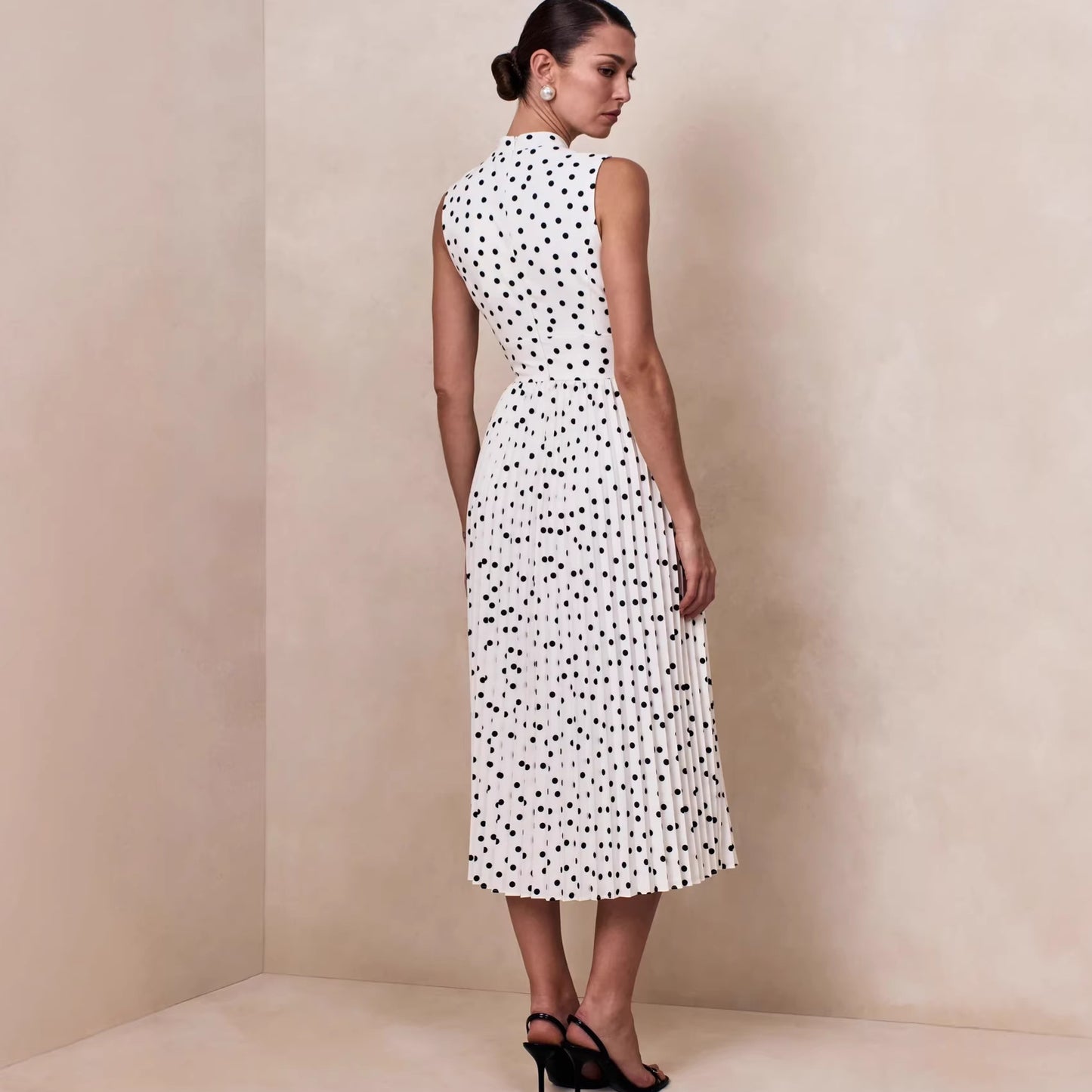 Elegant Polka Dot Dress Style - MATCHING MASTER