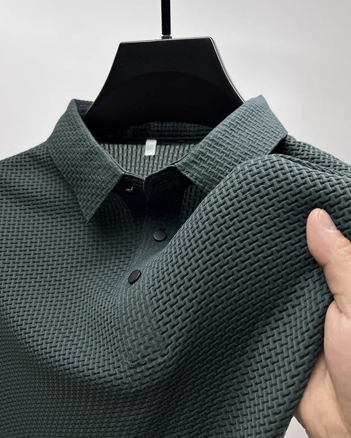 Men's t-shirt with an elegant silk texture
