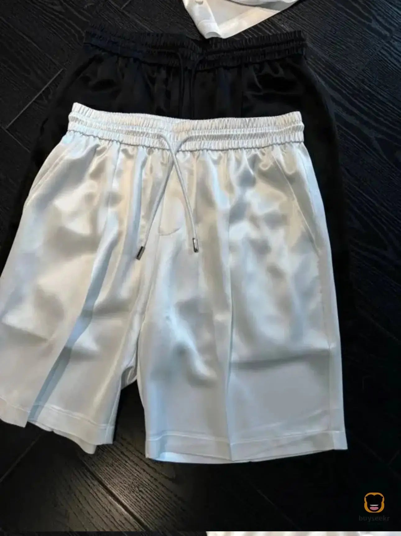 Cool & Confident — The V-Neck Lounge Set for Summer - MATCHING MASTER