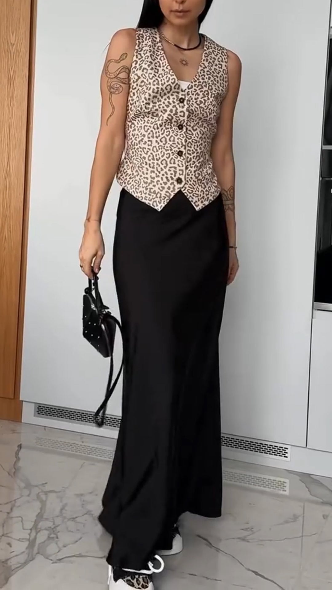 Ladies' V-neck Leopard Print Top+ Skirt Casual Temperament Set