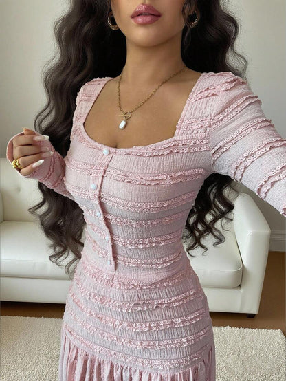 Vintage dress with a square neckline that visually slims you down - MATCHING MASTER