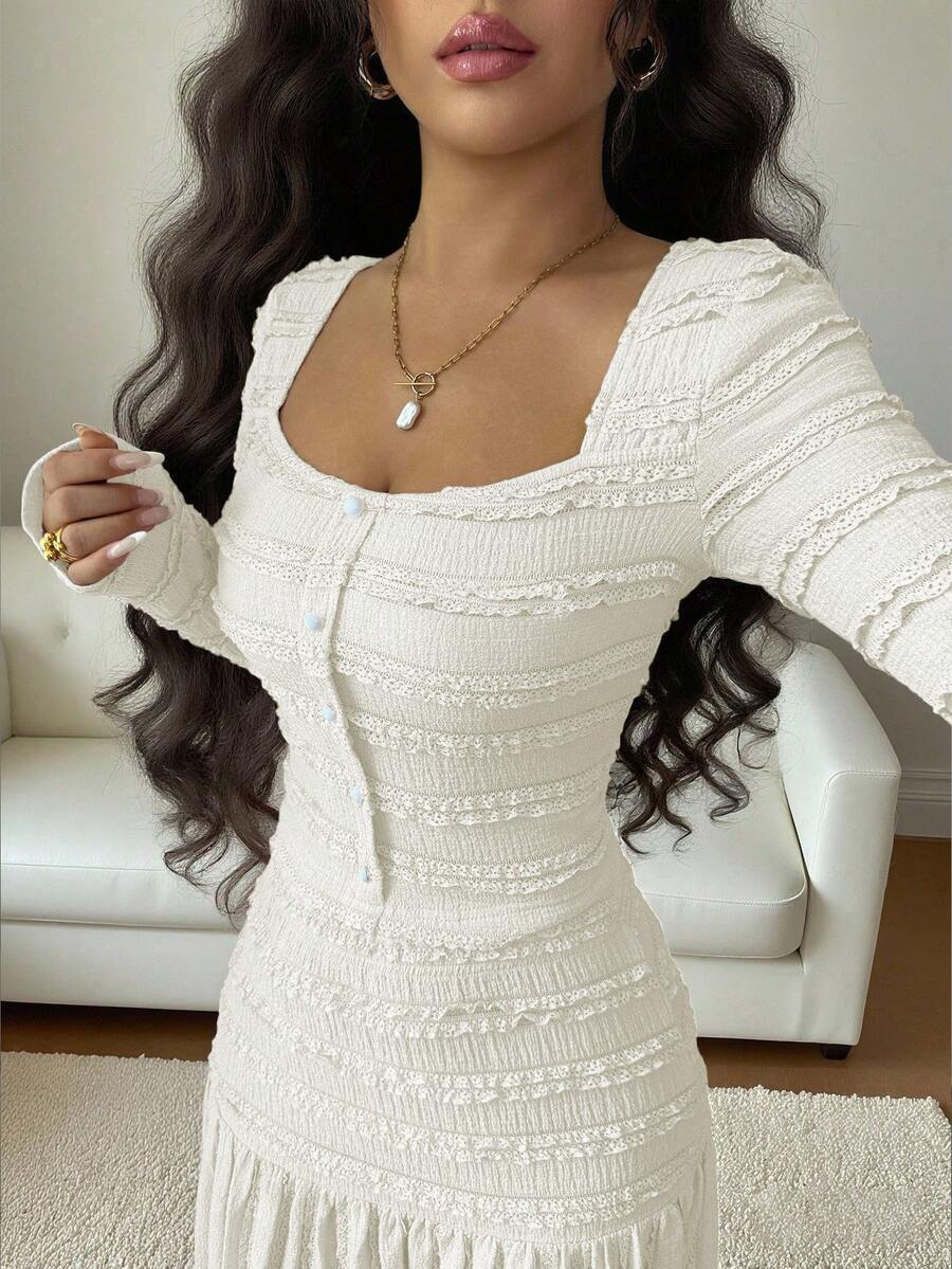 Vintage dress with a square neckline that visually slims you down - MATCHING MASTER