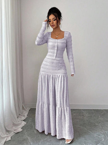 Vintage dress with a square neckline that visually slims you down - MATCHING MASTER