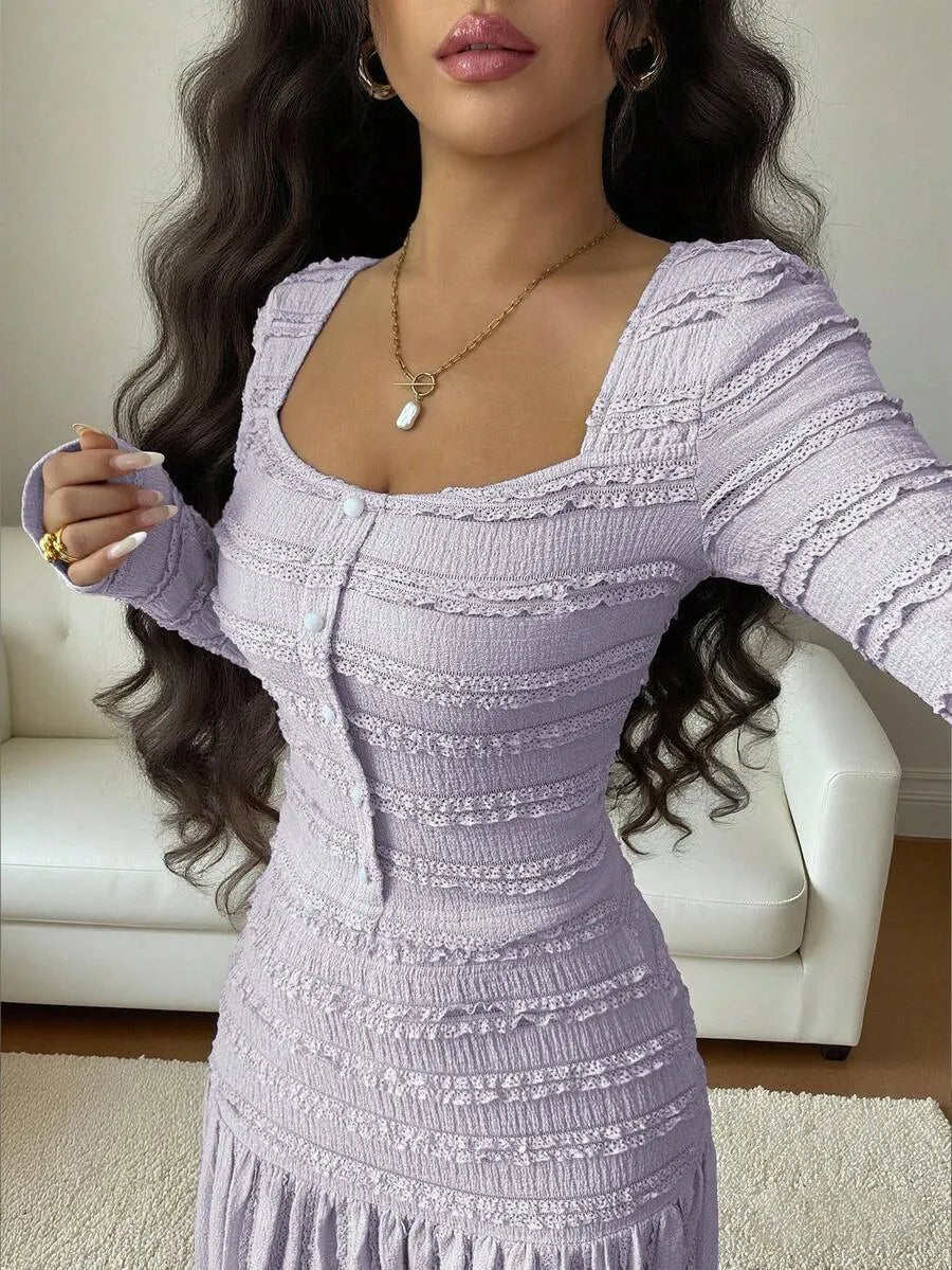 Vintage dress with a square neckline that visually slims you down - MATCHING MASTER