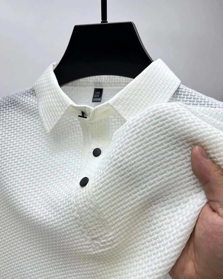 Men's t-shirt with an elegant silk texture