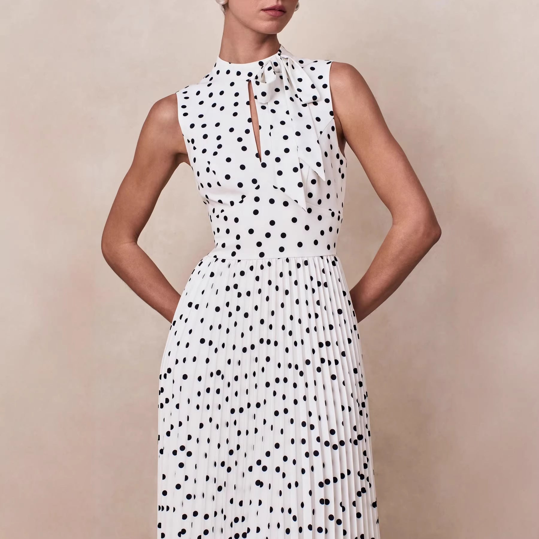 Elegant Polka Dot Dress Style - MATCHING MASTER