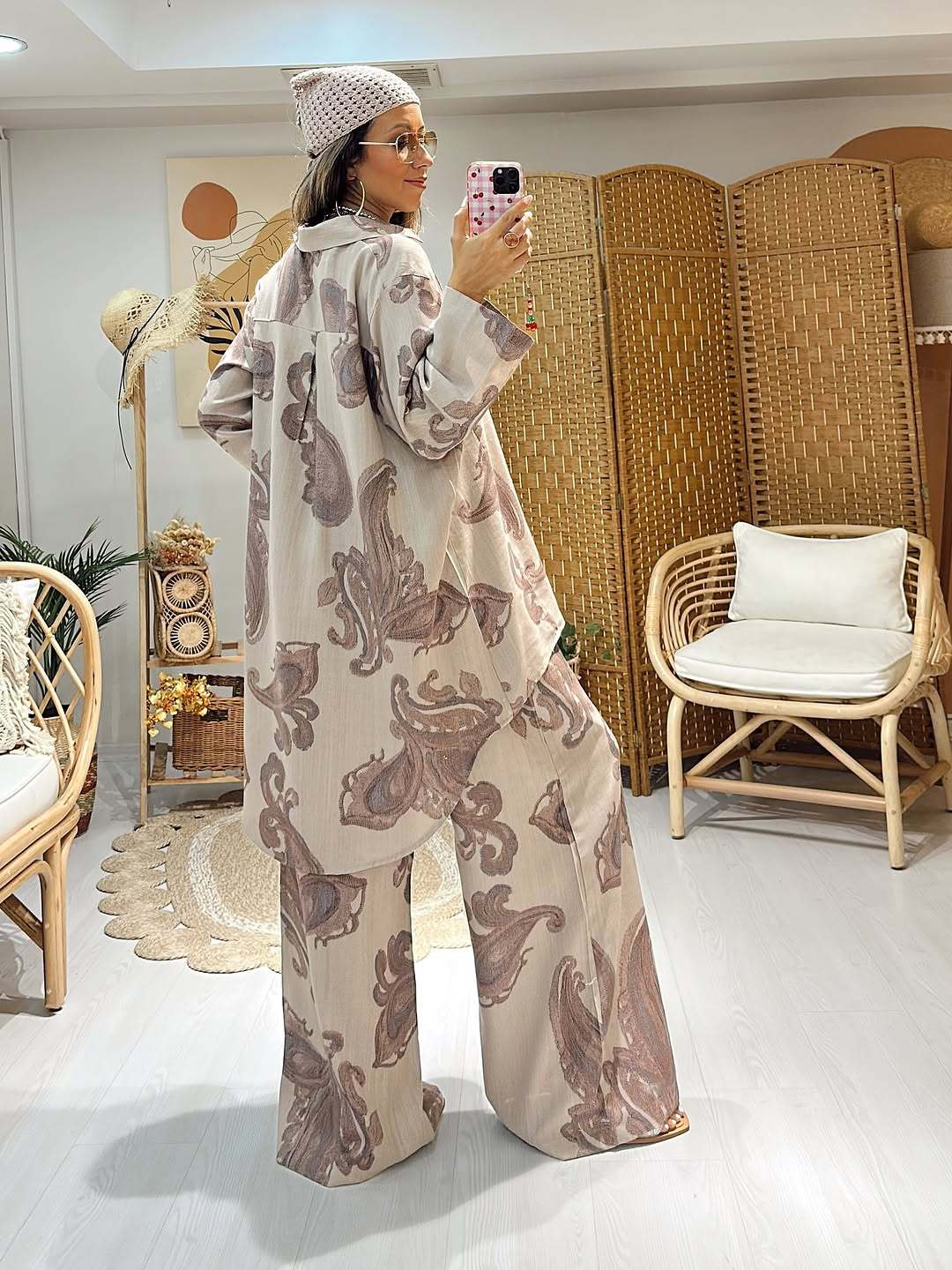 Elegant Paisley Print Two-Piece Set - Oversized Button-Down Shirt & Wide-Leg Drawstring Trousers
