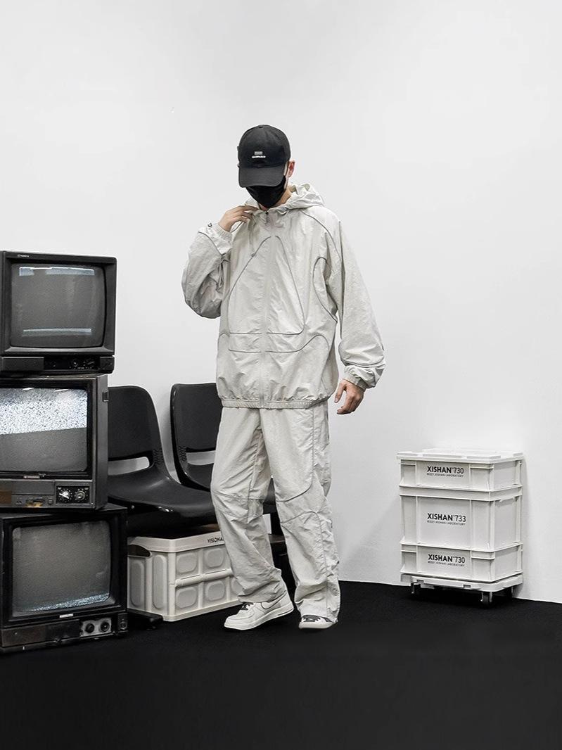 Self-illuminating top and pants set