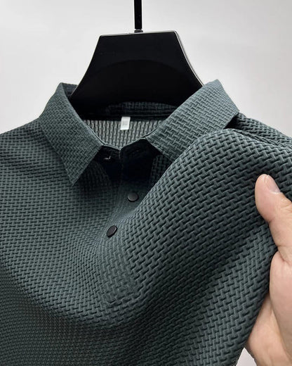 Men's t-shirt with an elegant silk texture
