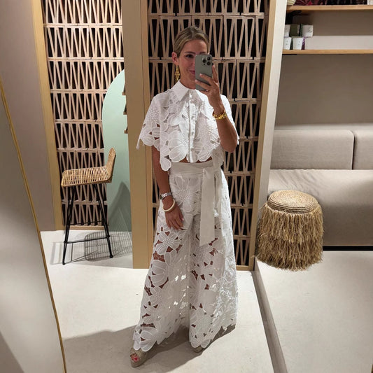 Elegant and stylish floral lace top and wide-leg pants set - MATCHING MASTER