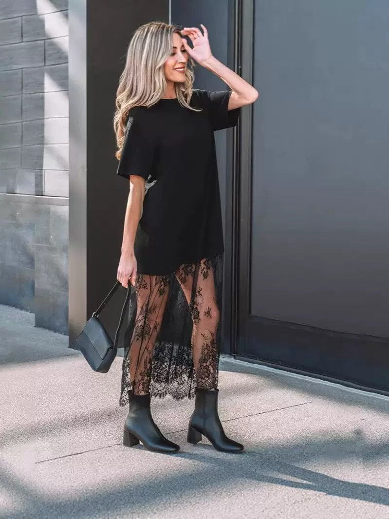 Stylish T-shirt and lace maxi skirt - MATCHING MASTER